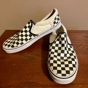 Women’s size 11 black & white checkered Vans